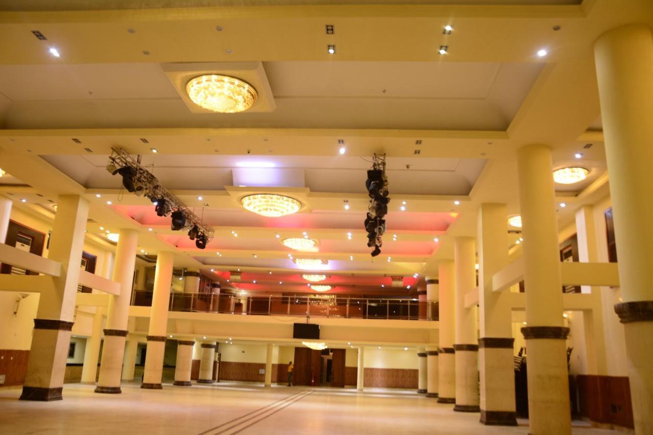 Caesar'S Luxury Hotel Леккі Екстер'єр фото