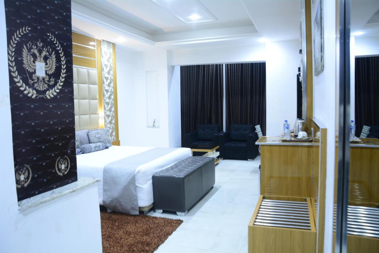 Caesar'S Luxury Hotel Леккі Екстер'єр фото