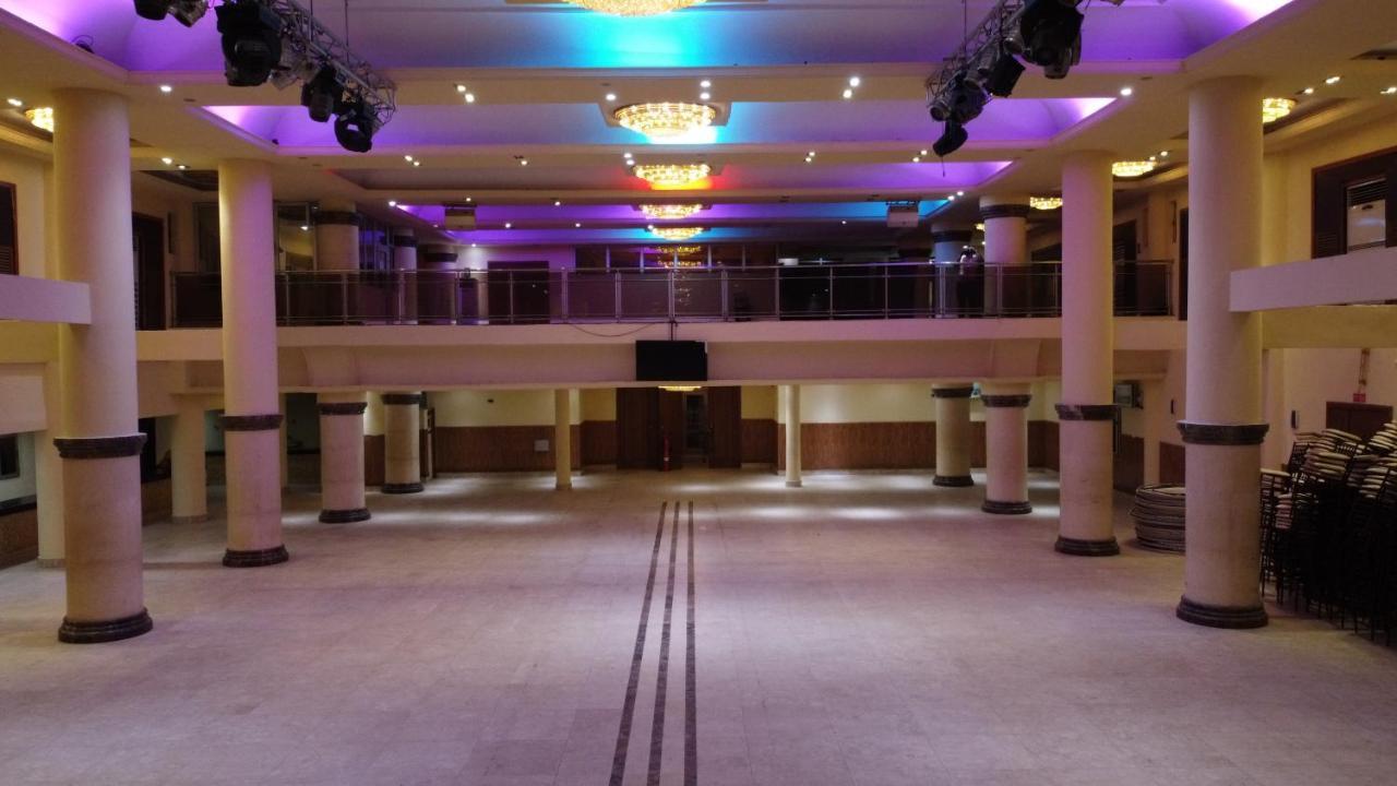 Caesar'S Luxury Hotel Леккі Екстер'єр фото