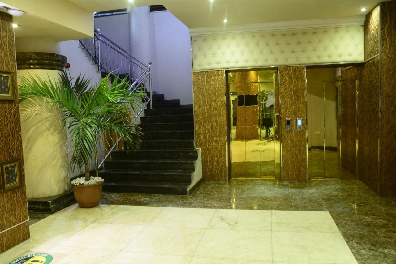 Caesar'S Luxury Hotel Леккі Екстер'єр фото