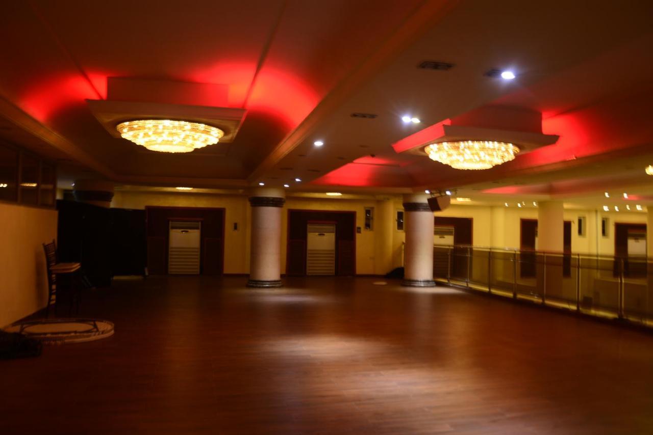 Caesar'S Luxury Hotel Леккі Екстер'єр фото