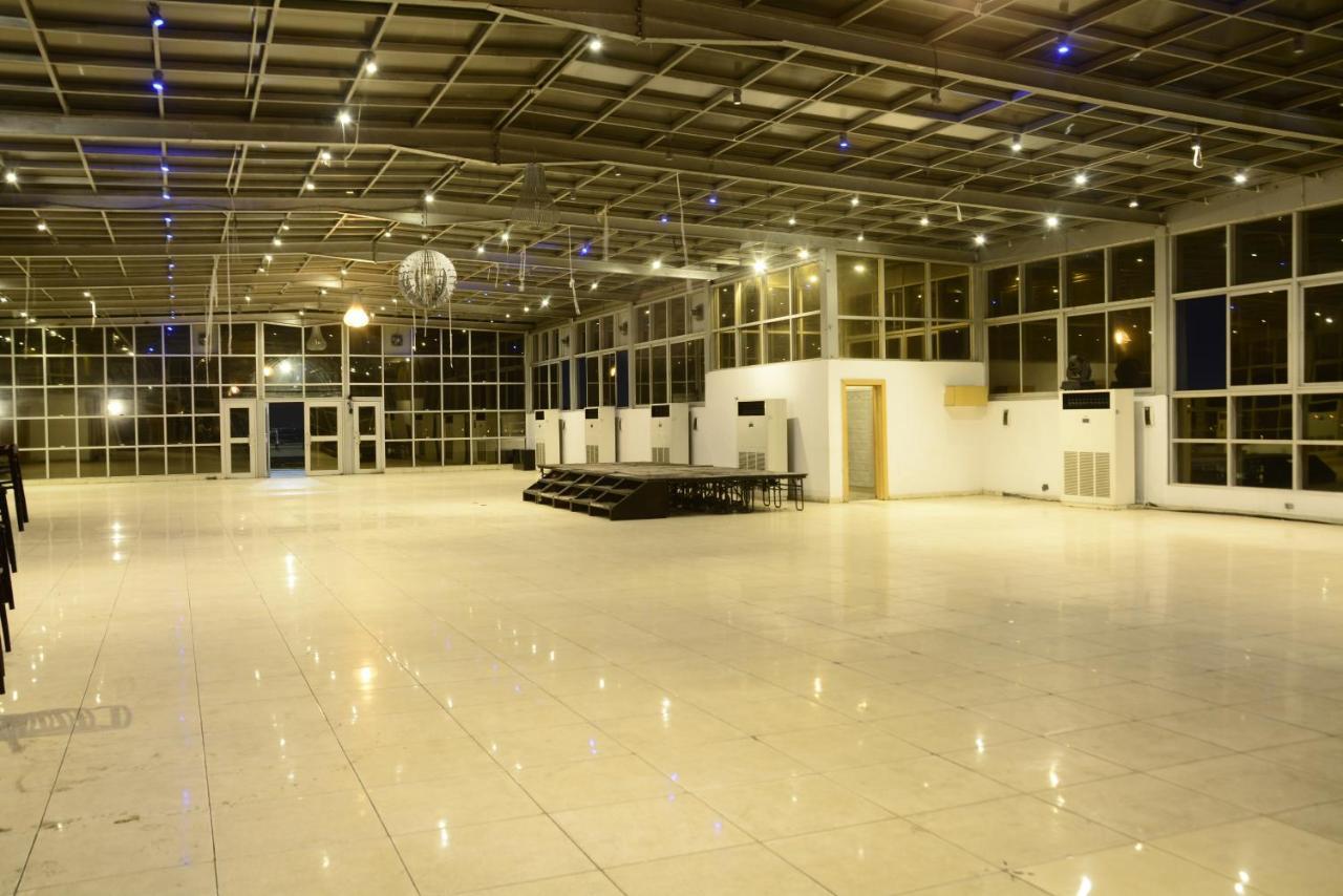Caesar'S Luxury Hotel Леккі Екстер'єр фото