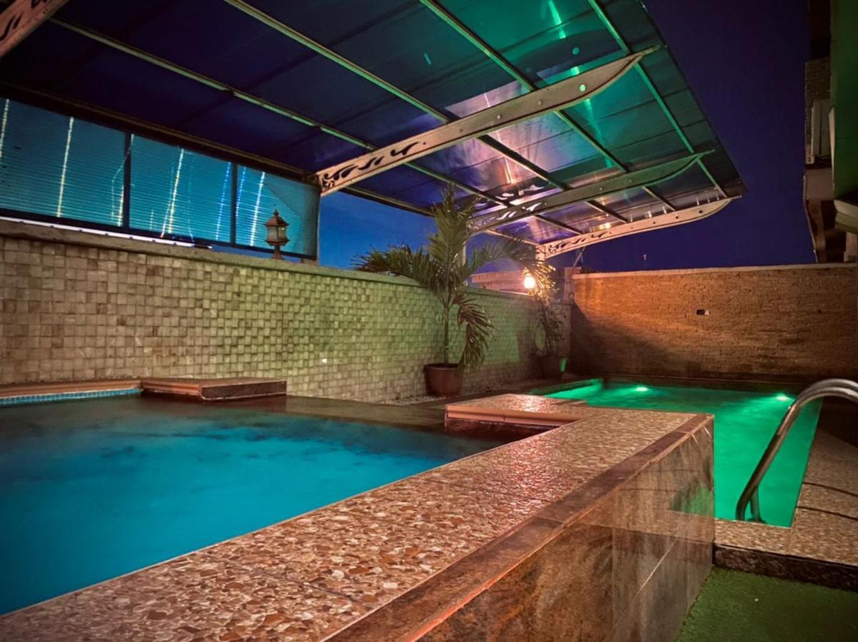 Caesar'S Luxury Hotel Леккі Екстер'єр фото