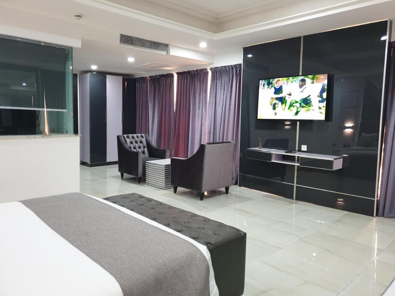 Caesar'S Luxury Hotel Леккі Екстер'єр фото