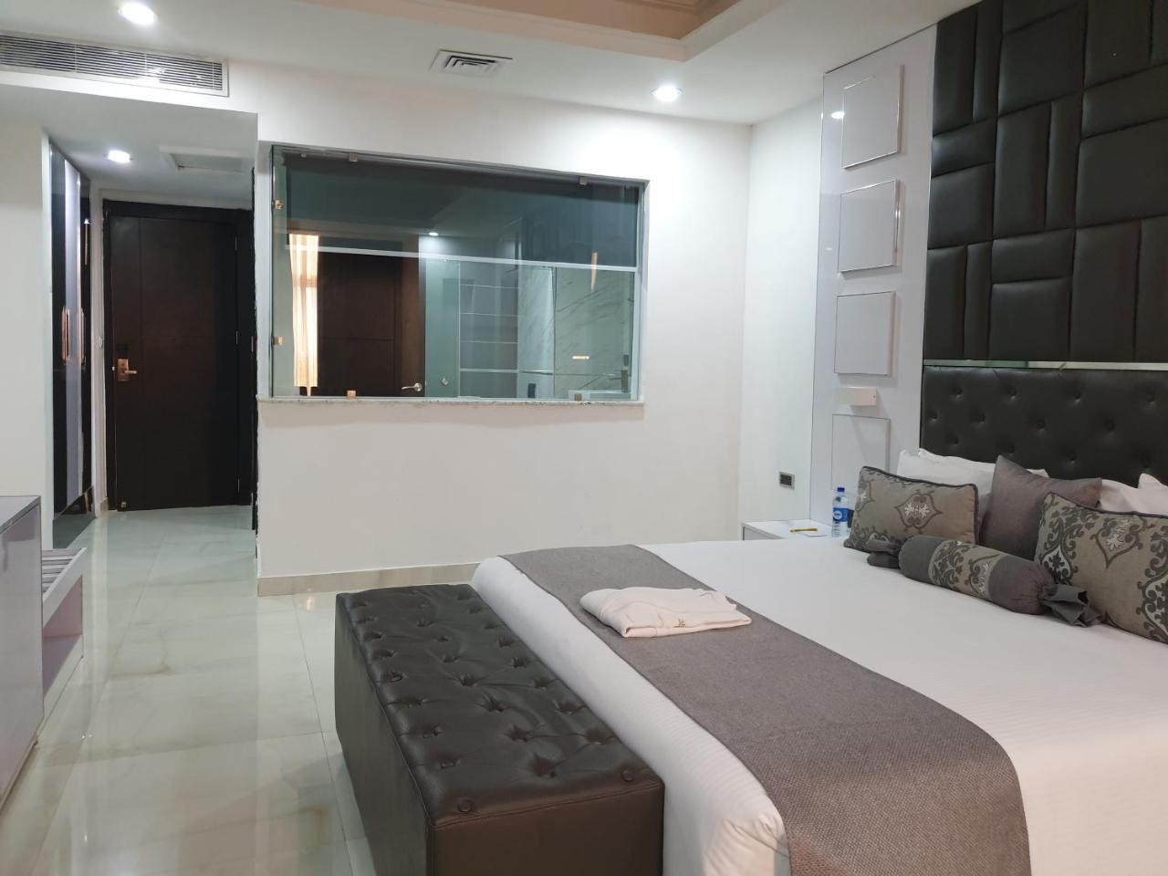 Caesar'S Luxury Hotel Леккі Екстер'єр фото