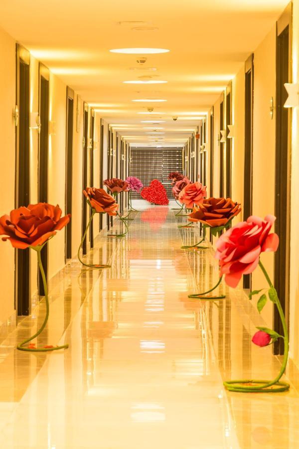 Caesar'S Luxury Hotel Леккі Екстер'єр фото